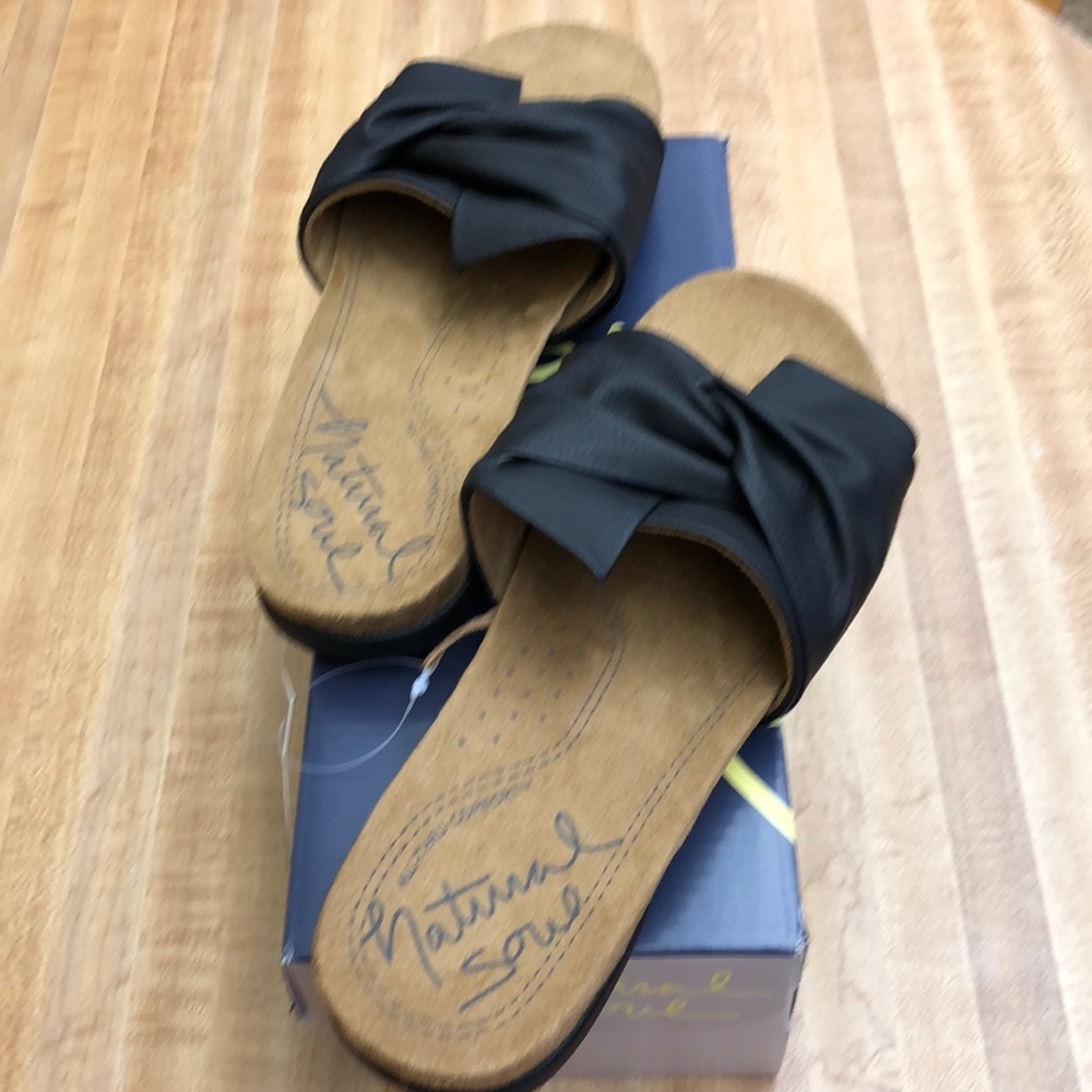Brand new Natural Soul sandals